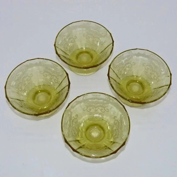 Vintage Federal Glass Madrid Yellow Amber Sherbert Dessert Bowls Set of 4 - Picture 1 of 6